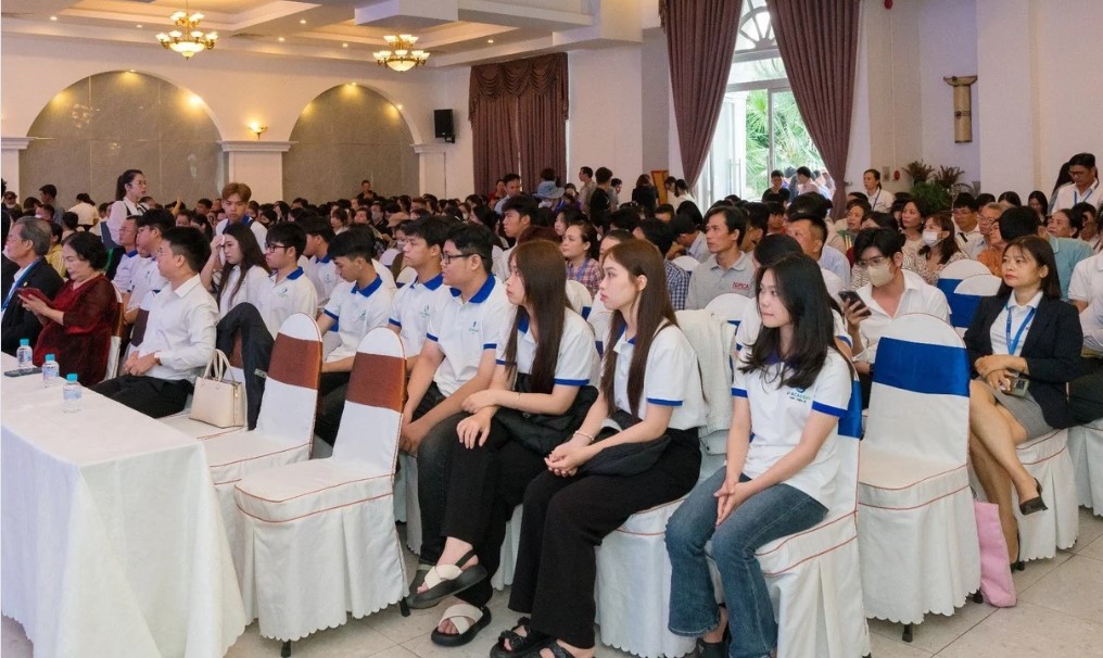 tuyen sinh stceducation